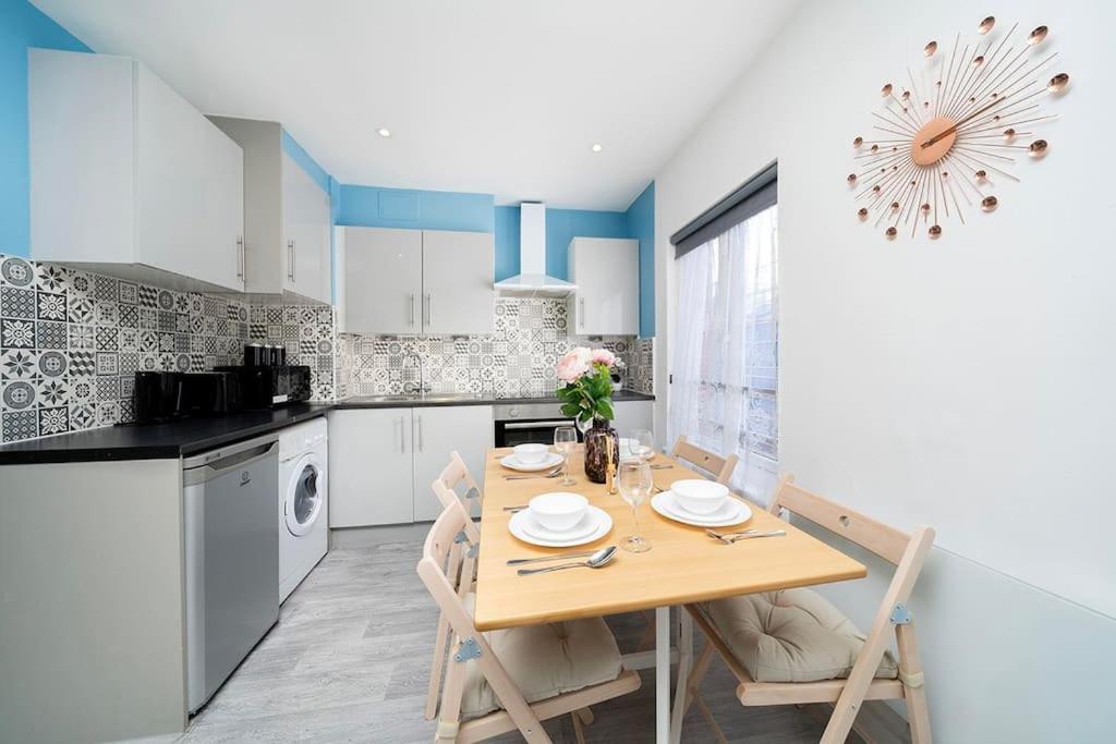 Soho Apartments F4 London Eksteriør billede